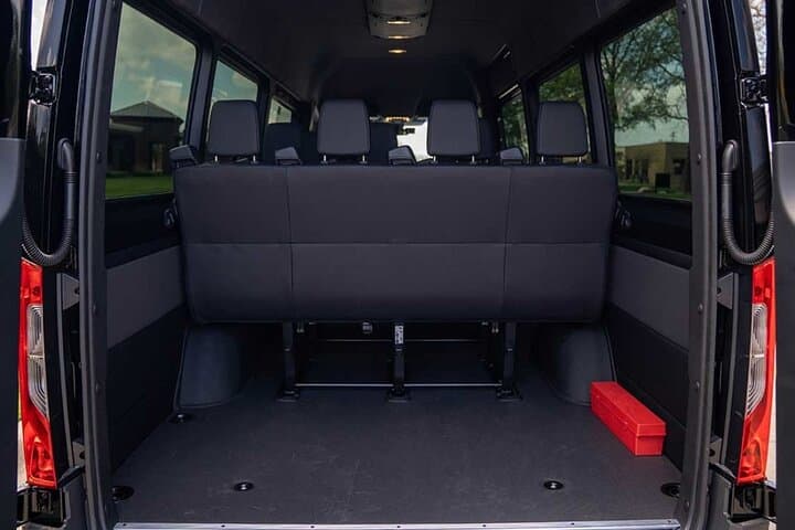 Arrival by Private Minibus from Vienna Airport VIE to Vienna City
