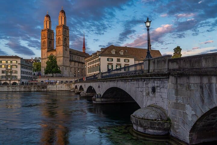Private Hallstatt to Zurich Intercity Transfer Service