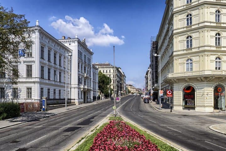 Private Vienna Historic Walking Tour for Couples