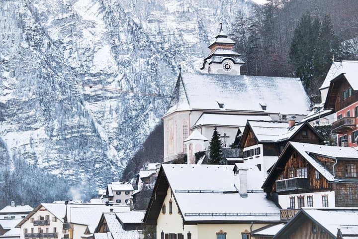 Private Walking Tour in Hallstatt Christmas Heritage