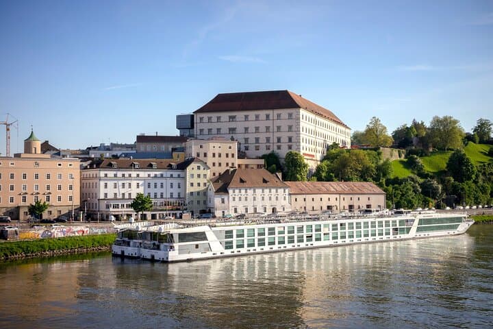 Private Linz Walking Tour for Couples
