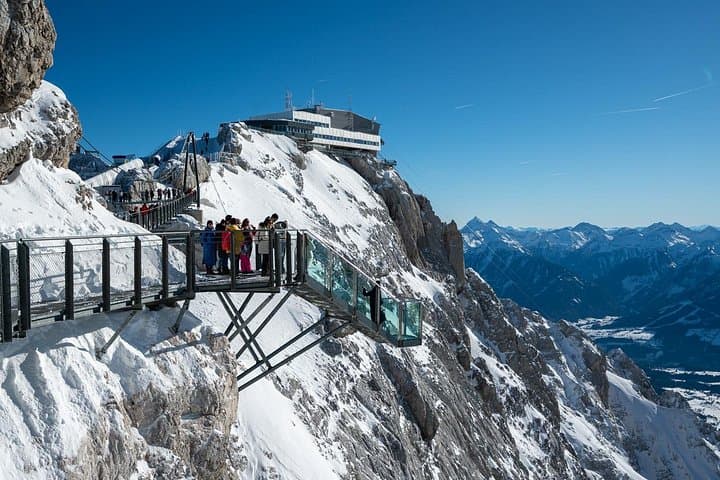 The Ultimate Hero Shot: Capture the photo of a lifetime on the edge of the world. Experience total freedom on the Dachstein glacier!