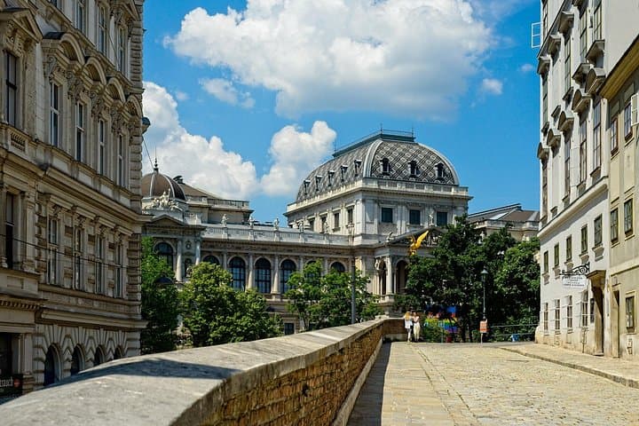 Vienna: Freud, Mozart & Beethoven Exploration Game