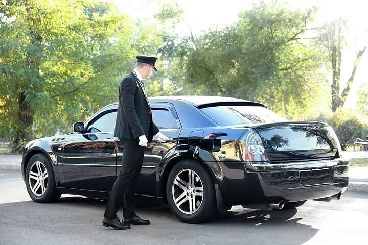 Private One-way Transfer Vienna Airport To Vienna
