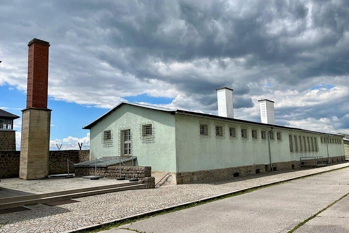 Camp prison