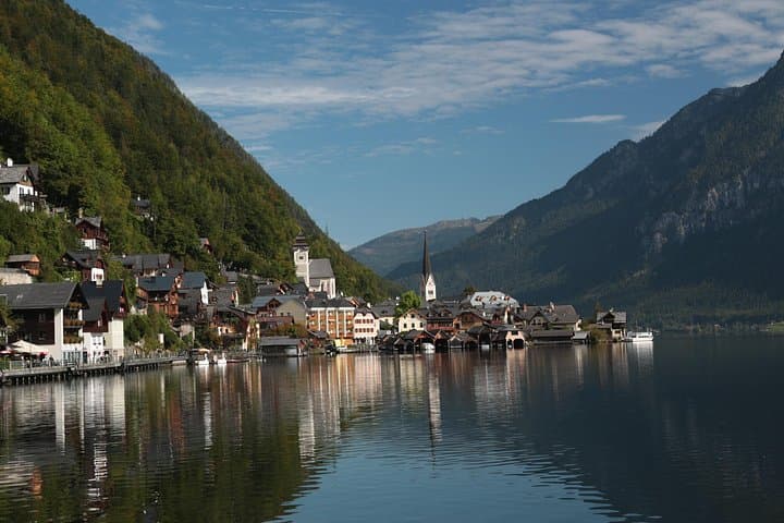 From Vienna to Hallstatt, Salzburg, Alps and Lakes Day Trip