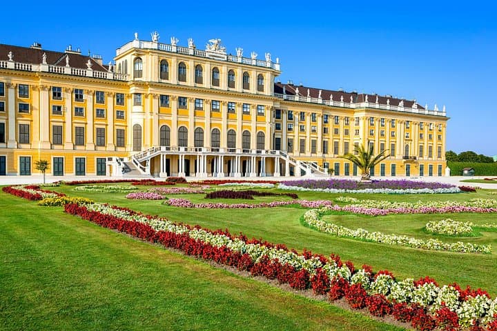 Vienna: Melk Abbey and Schonbrunn Palace Private Guided Tour