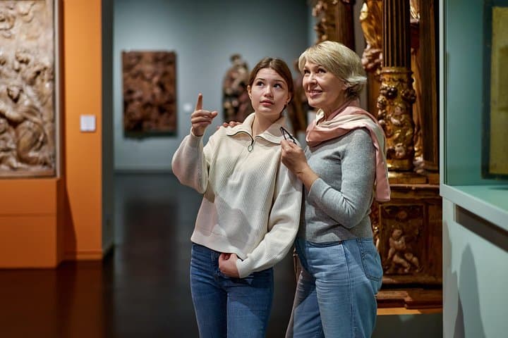 Skip-the-line Imperial Treasury Vienna Private Guided Tour
