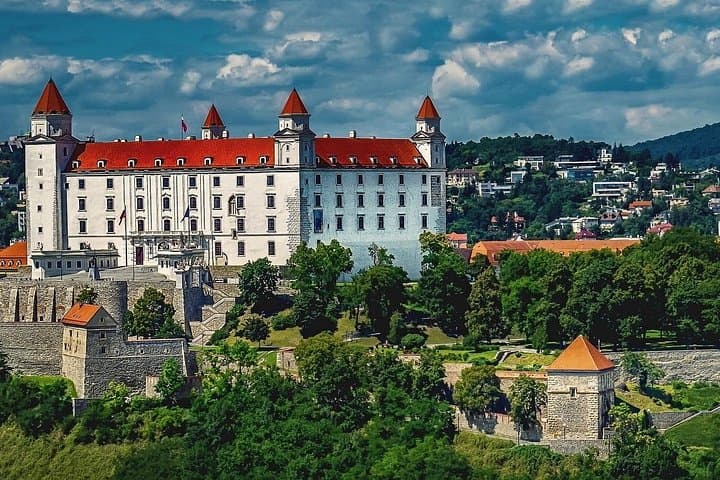 Private Direct Transfer From Vienna City Center to Bratislava
