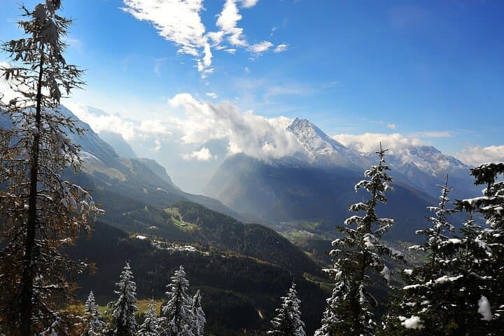 Private Driver from Salzburg to Munich, 3h Stop in Eagle's Nest