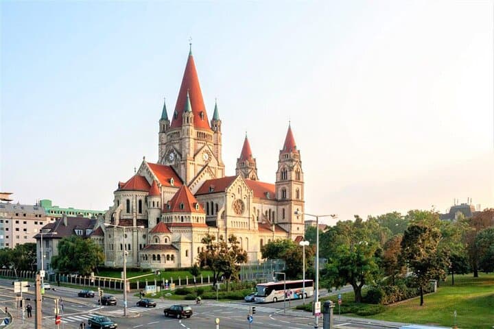 2 Days Munich and Salzburg Private Guided Tour From Vienna