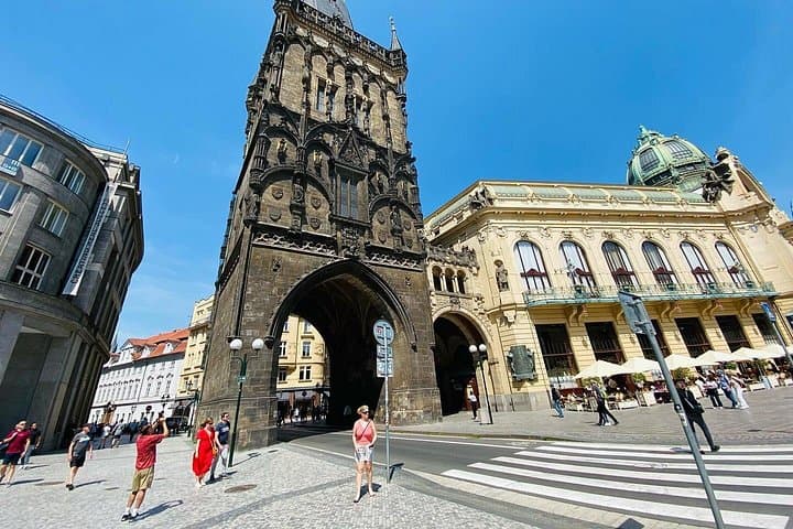Prague Full Day Guided Tour with private transfers From Vienna