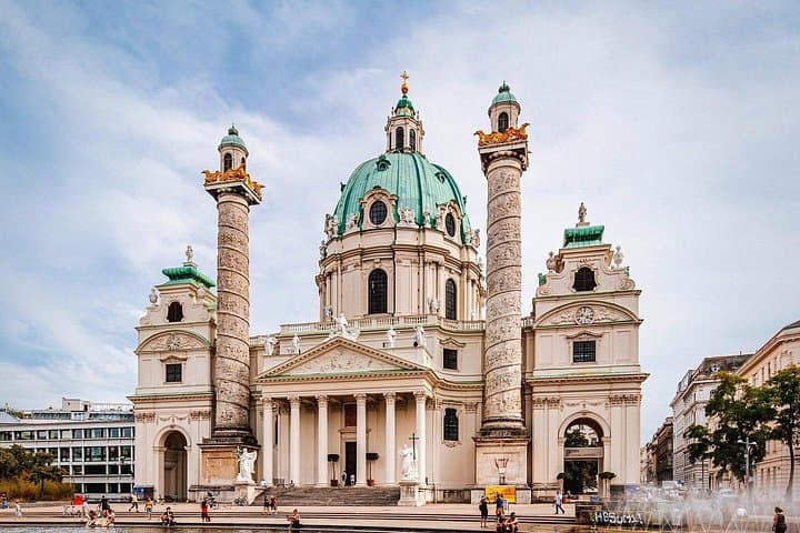 Private Airport Transfer From Vienna Airport to Vienna