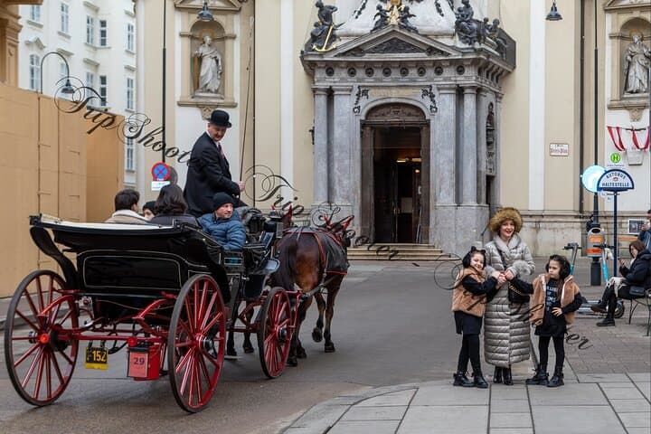 Tailored Fun and Private Photo Shoot in Vienna