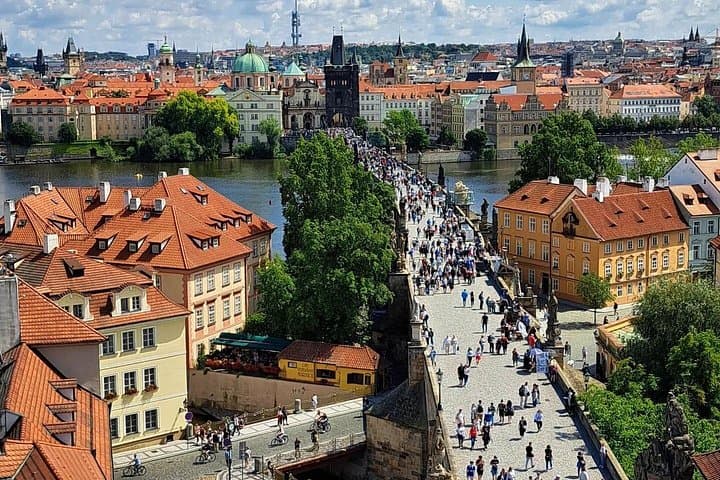 Prague Full Day Guided Tour with private transfers From Vienna