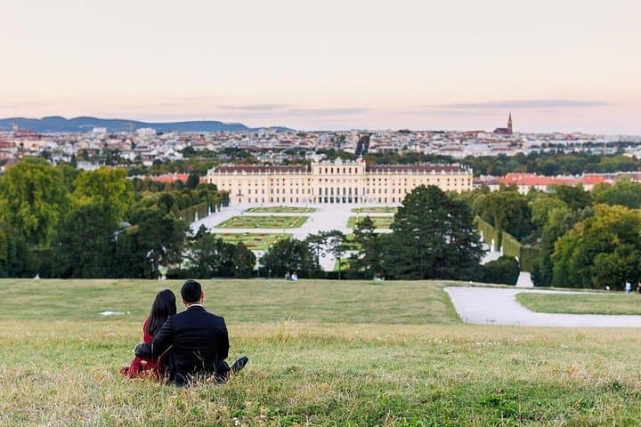 Guided Photoshoot Experience in Wien