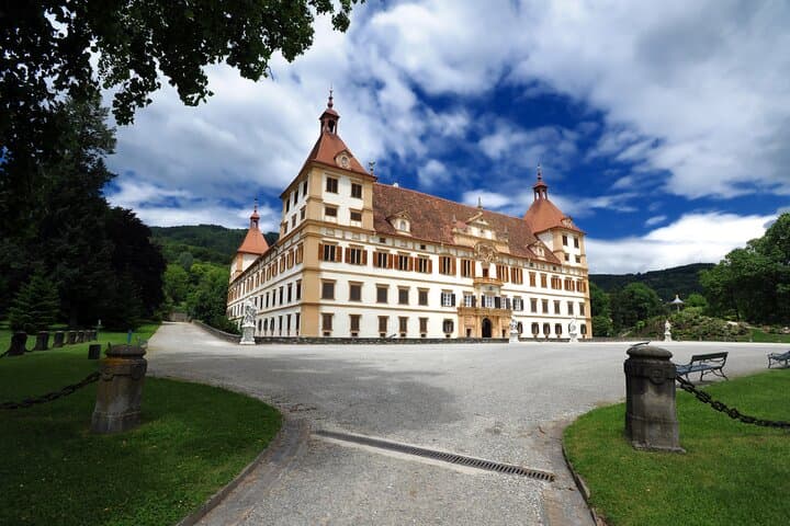 Private Bike Tour of Graz Top Attractions with Guide