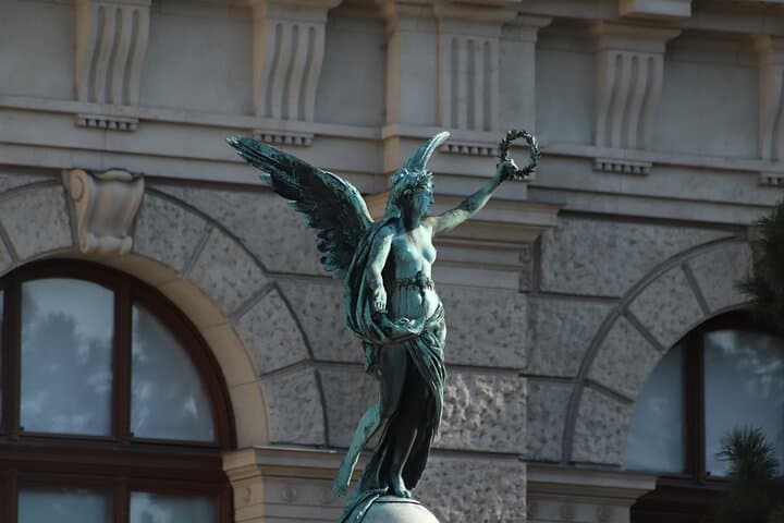Private audio book city rally in Vienna’s old town