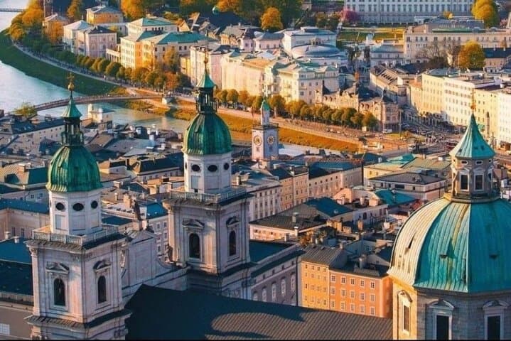 Transfer from Vienna City Center to Vienna Airport (VIE)