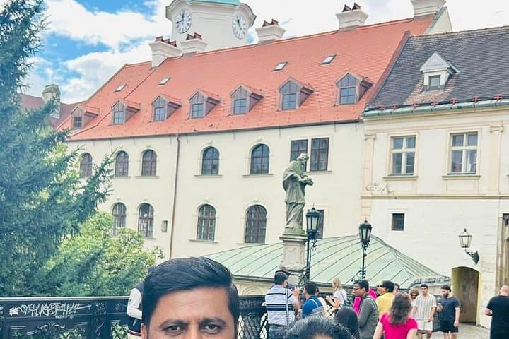 2 Day Tour From Vienna to Bratislava, Prague with private guides