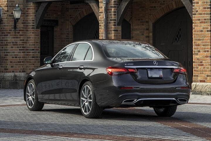 Arrival Private Transfer Vienna Airport VIE to Vienna by Sedan
