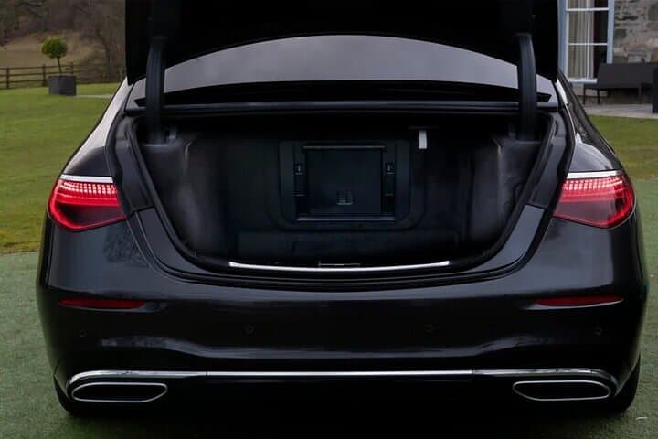 Arrival by Luxury Sedan from Vienna Airport VIE to Vienna City