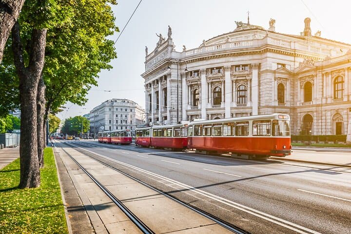Salzburg to Vienna Private Door-to-Door Car or Van Transfer