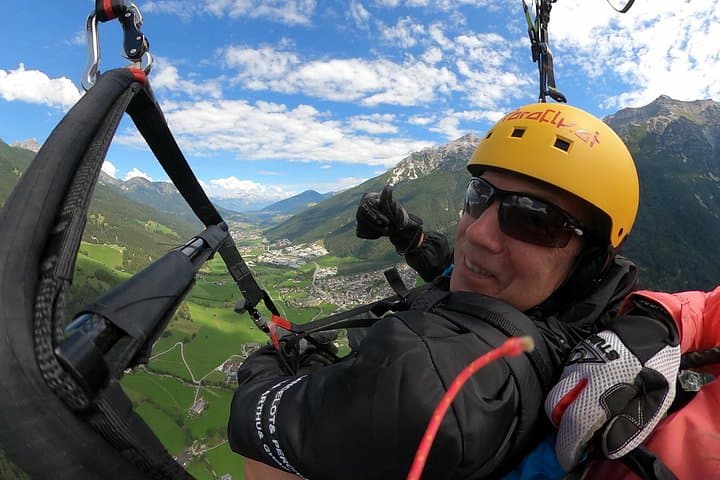 Panoramic flight in the Stubai Valley