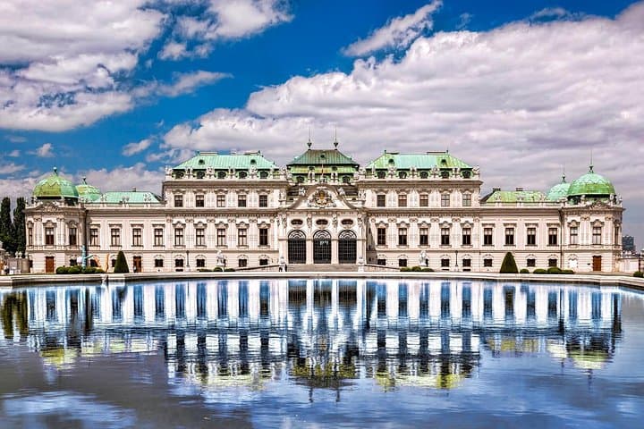 Private transfer from Vienna to Zagreb