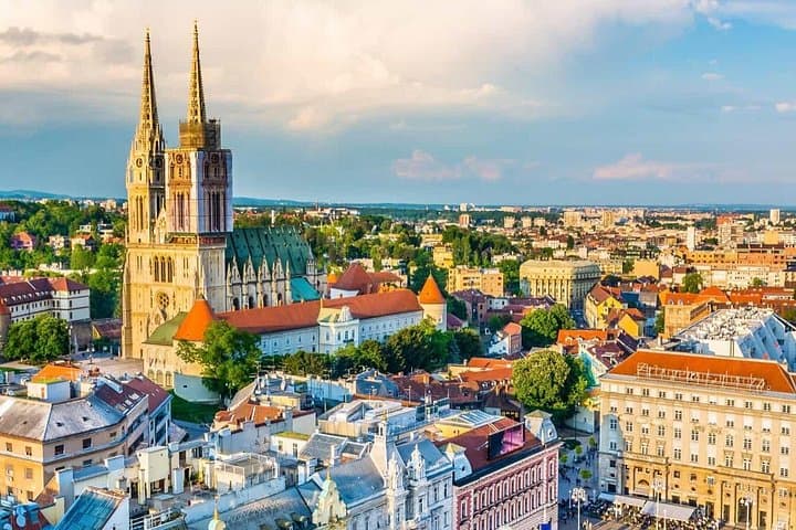 Private transfer from Vienna to Zagreb