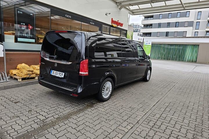 Private Transfer from Vienna Hotels to Vienna Airport