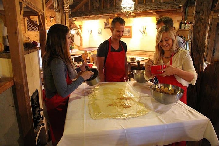 make your own famous apple strudel