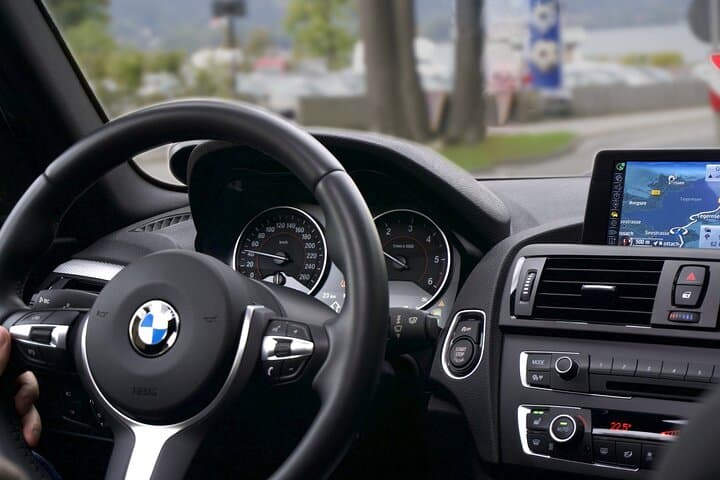 Private Vienna to Budapest Transfer and Sightseeing Stop
