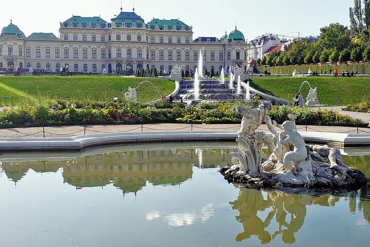 Upper Belvedere an gran cascade seen from the middle garden-plateau