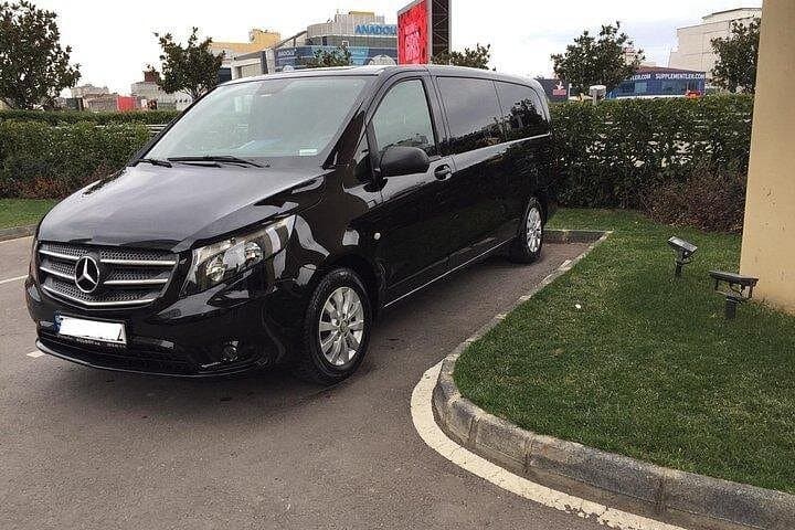 Departure by Private Minivan from Vienna to Vienna Airport VIE