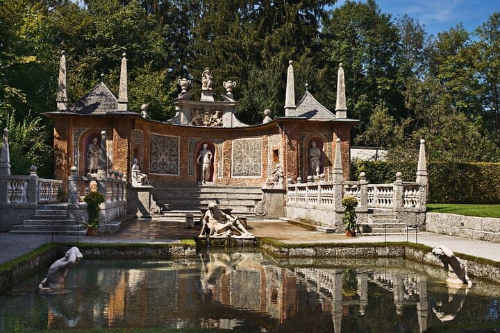 Private Tour: Famous Filming Locations & Palaces from Salzburg