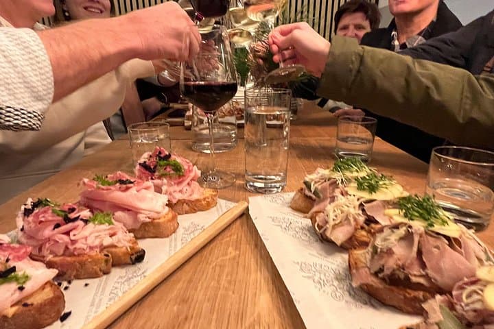 Salzburg Food Tasting Tour: delicious & fun