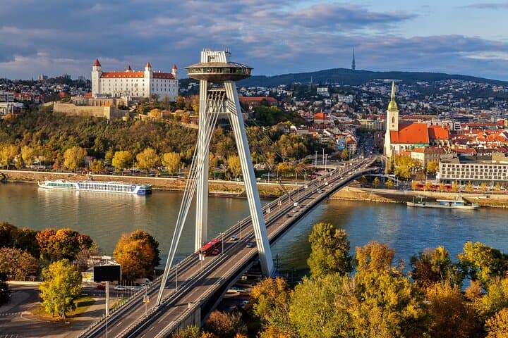 Private Tour of Bratislava and Local Guide from Vienna