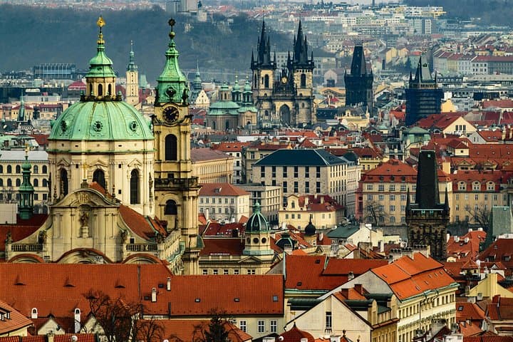 Private Guided Day Tour from Vienna to Prague