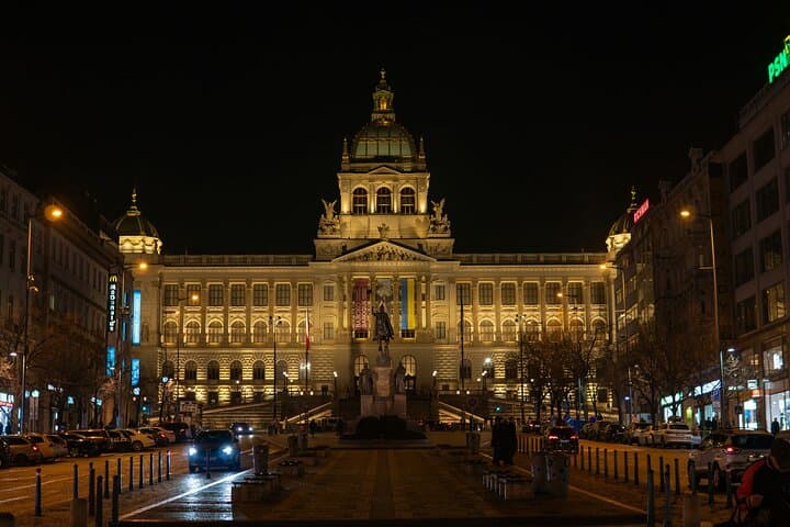 Private Guided Day Tour from Vienna to Prague
