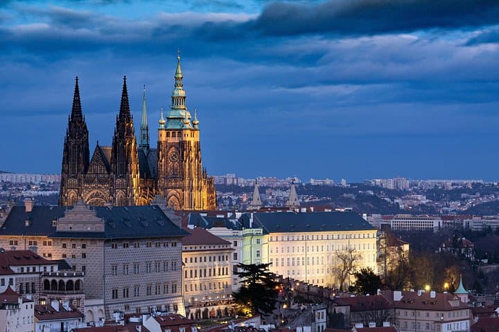 Private Guided Day Tour from Vienna to Prague