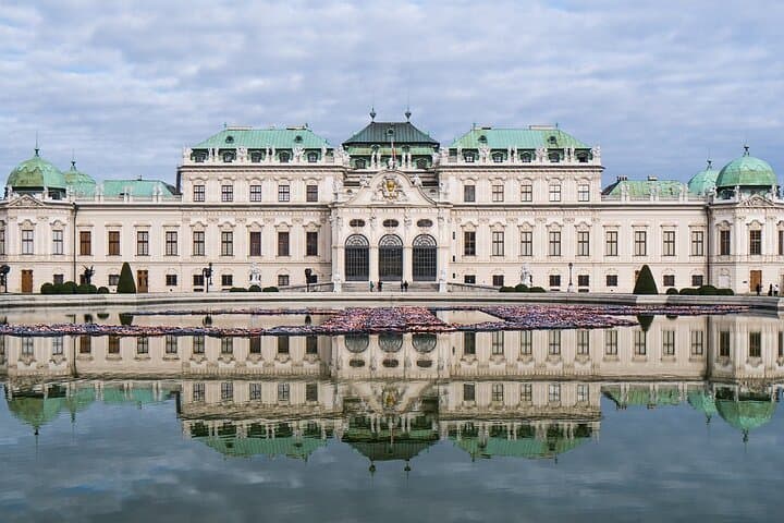 3 hour private tour in Vienna with private car