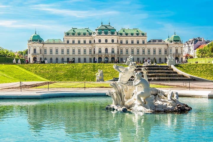 Skip-the-line Upper Belvedere Tickets and Guided Tour Vienna