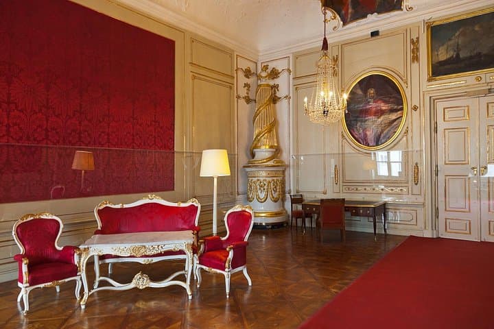 Skip-the-Line Sisi Museum, Hofburg and Gardens Tour Vienna