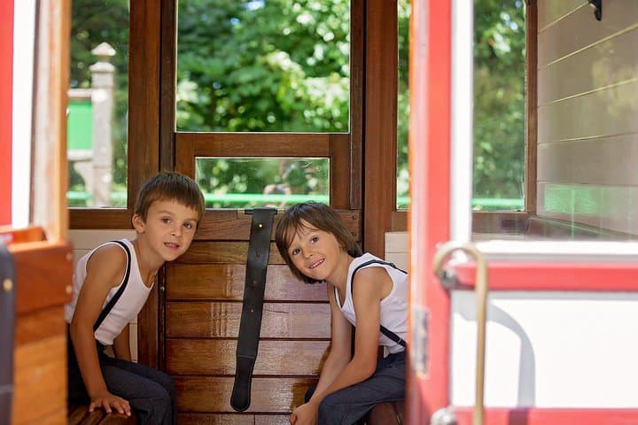 Family Tour of Linz's Old Town, Pöstlingberg and Grottenbahn