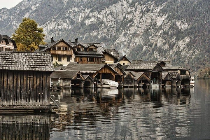 Peaceful Family Private Walking Tour in Hallstatt