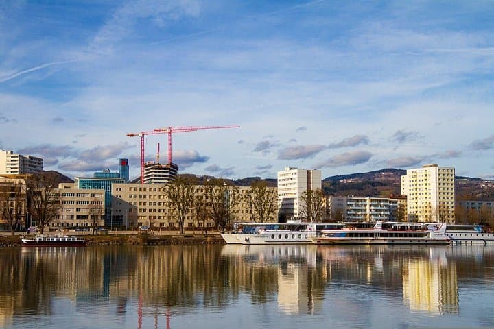 Joyful Family Private Walking Tour in Linz