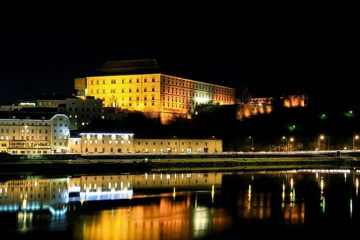 Joyful Family Private Walking Tour in Linz