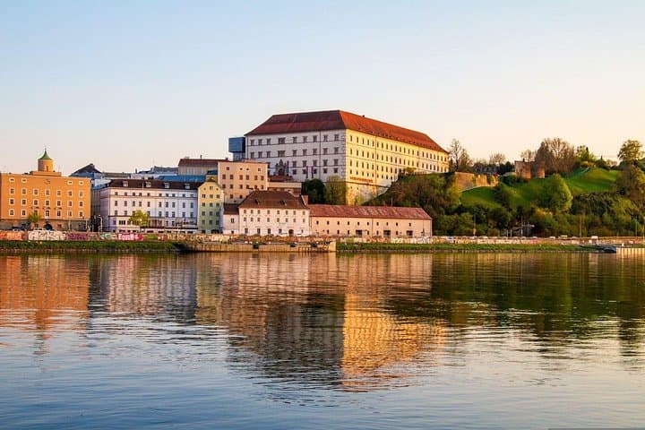Joyful Family Private Walking Tour in Linz