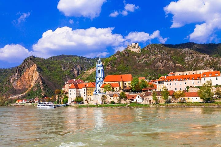 Vienna: Danube Valley Tour with Melk, Dürnstein with wine tasting and boat.